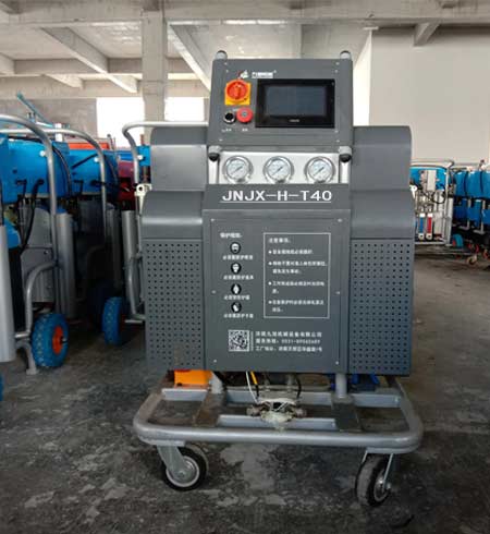 可移動聚氨酯發(fā)泡機(圖1) H-T40可移動聚氨酯發(fā)泡機